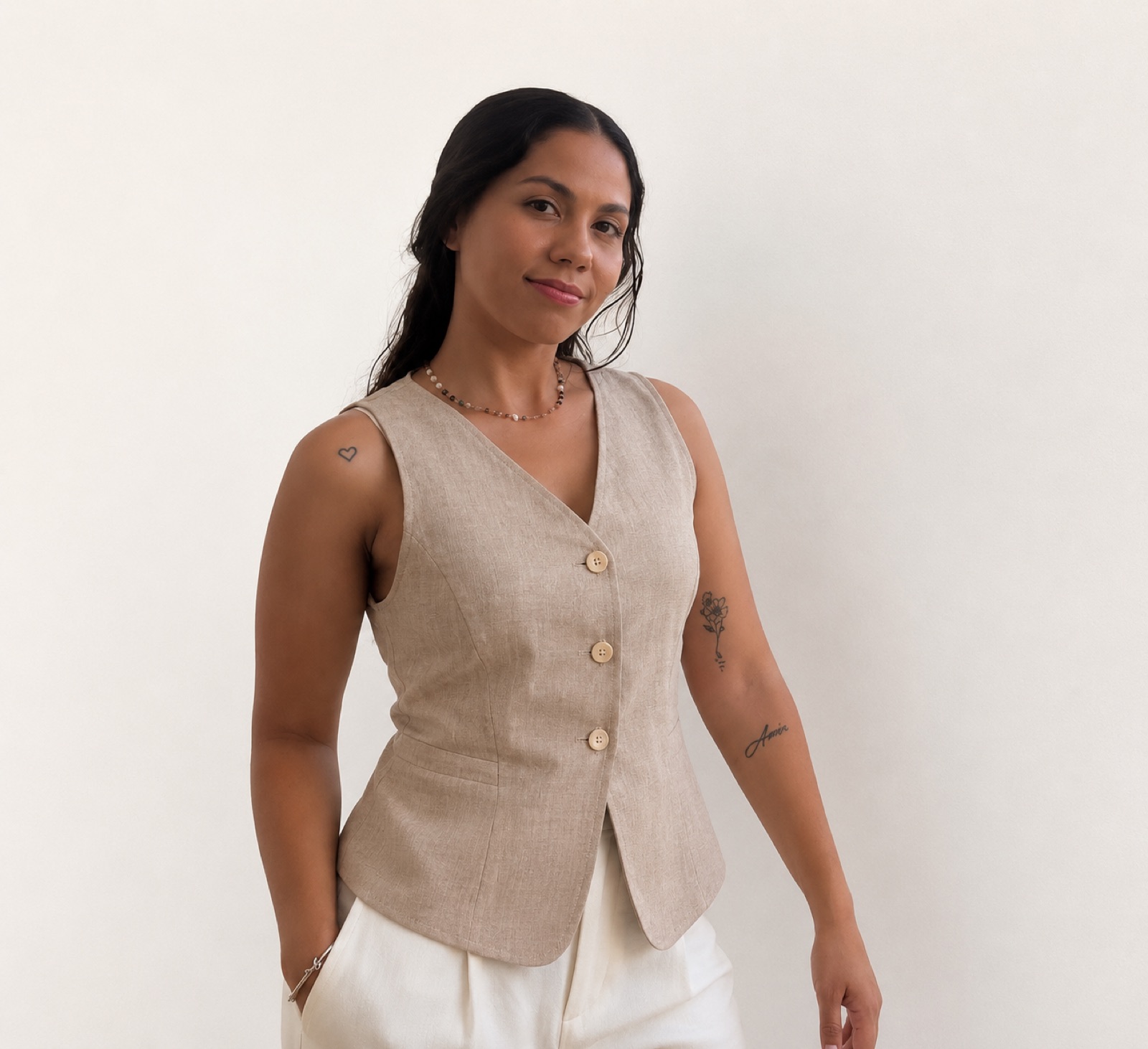 Débora, especialista em epilação, sobrancelhas e pele na Estetic Lovely